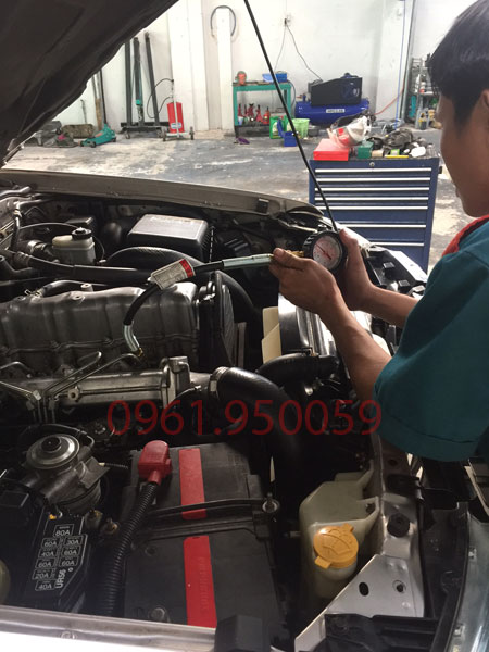 dụng cụ kiểm tra áp suất động cơ diesel